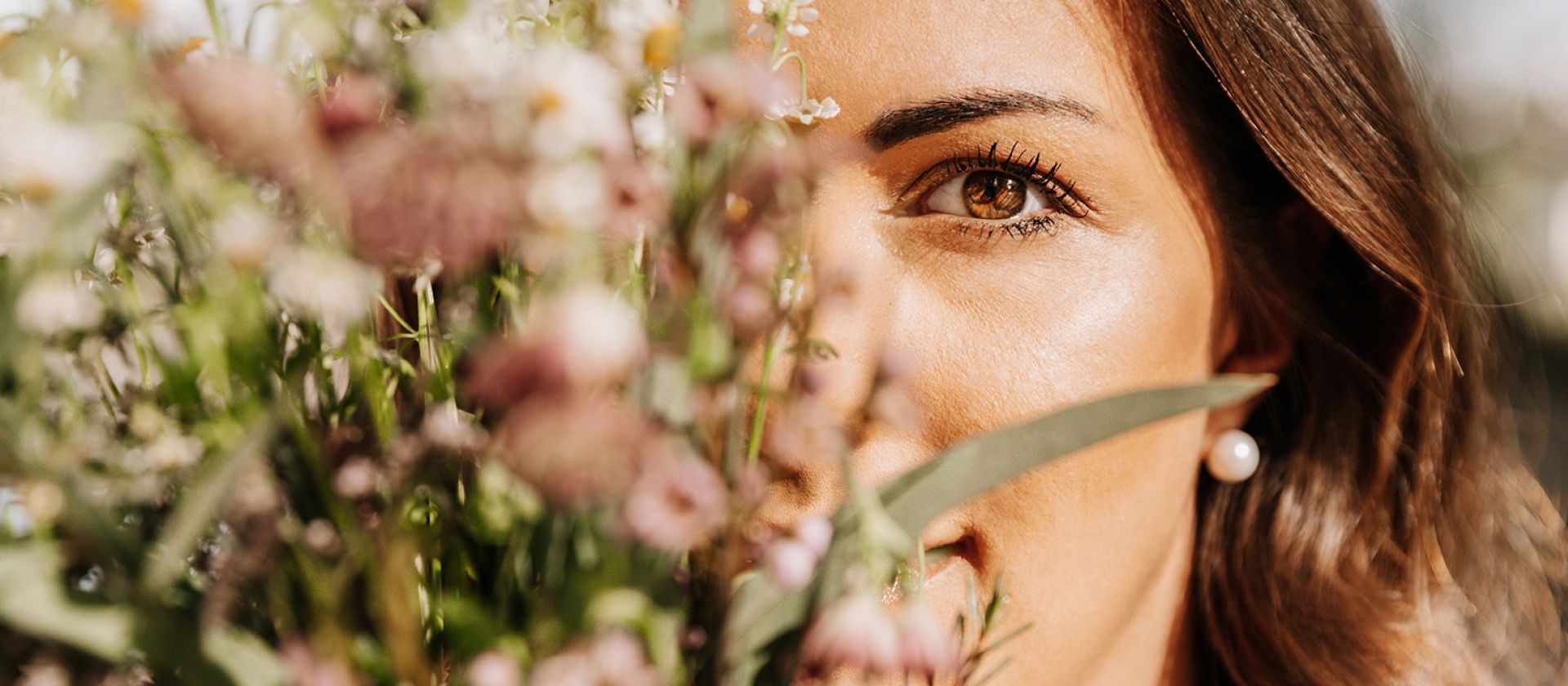 Augenbrauen und Wimpern